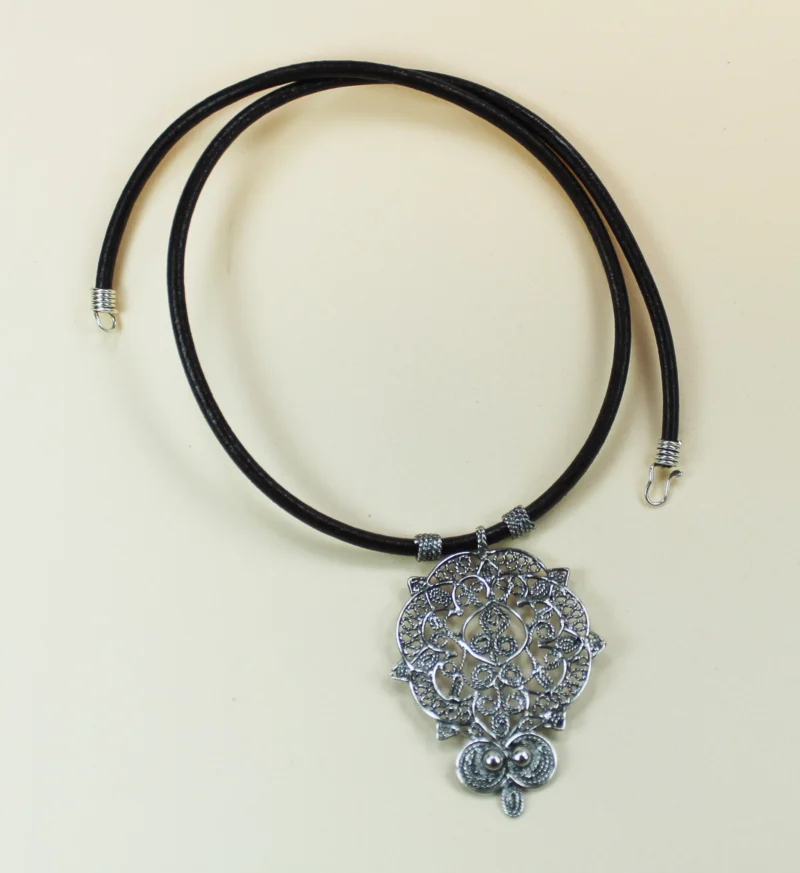 22-001 Gargantilla de Cuero Aldabón de la Puerta del Perdón