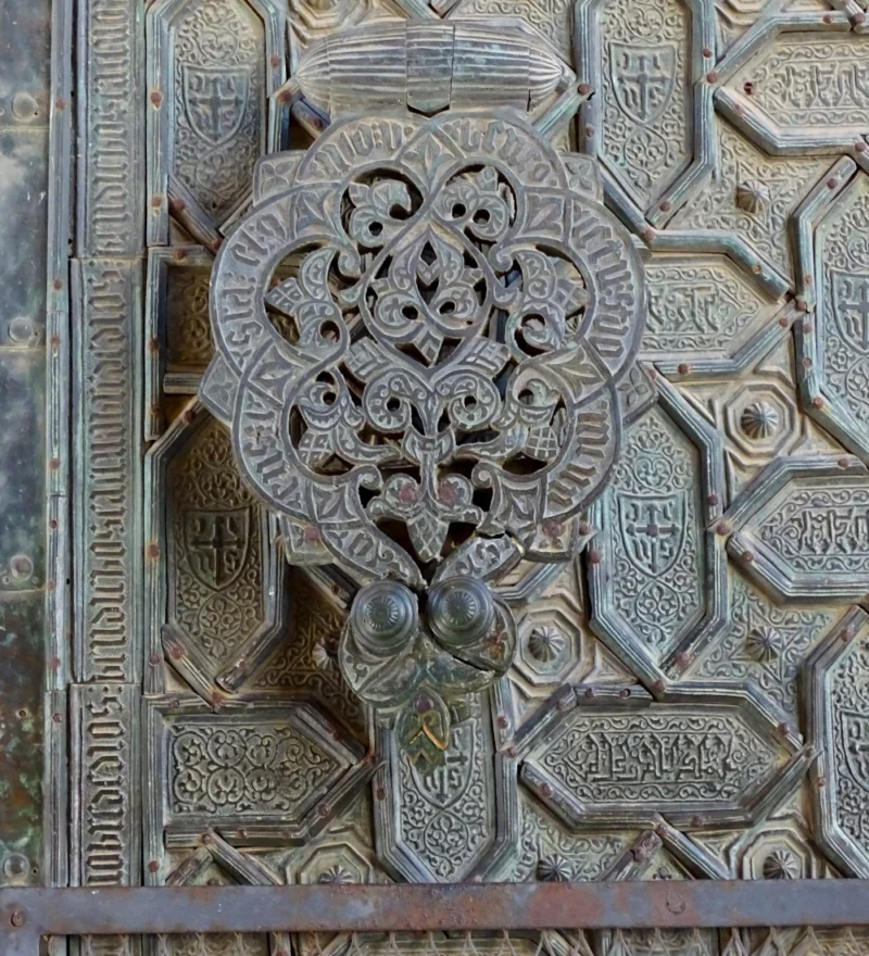 Detalle Aldabón de la Puerta del Perdón de la Mezquita de Córdoba
